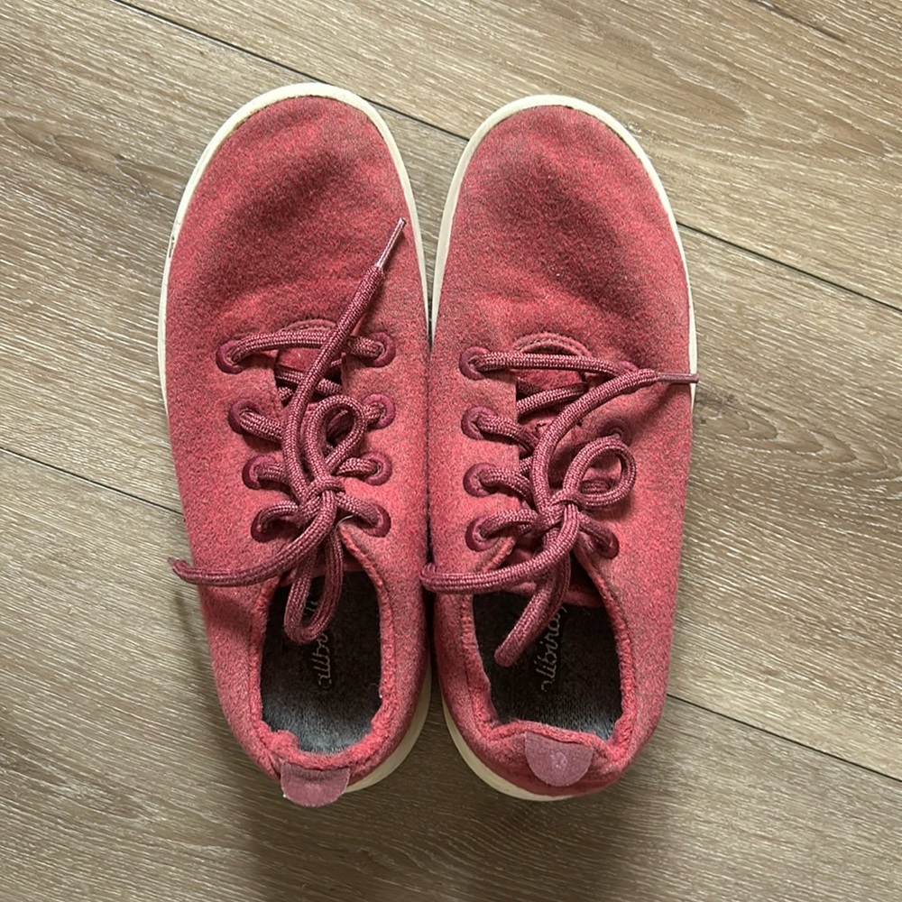 Very good condition Allbirds size 8